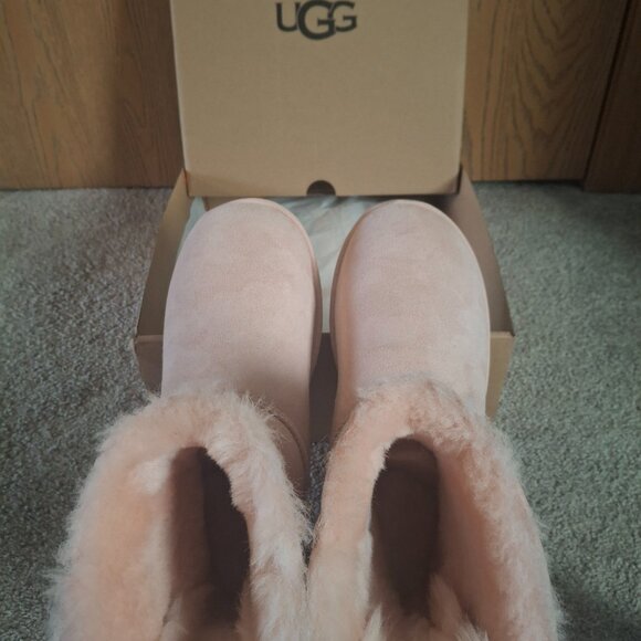 Pink UGGS - Picture 4 of 5